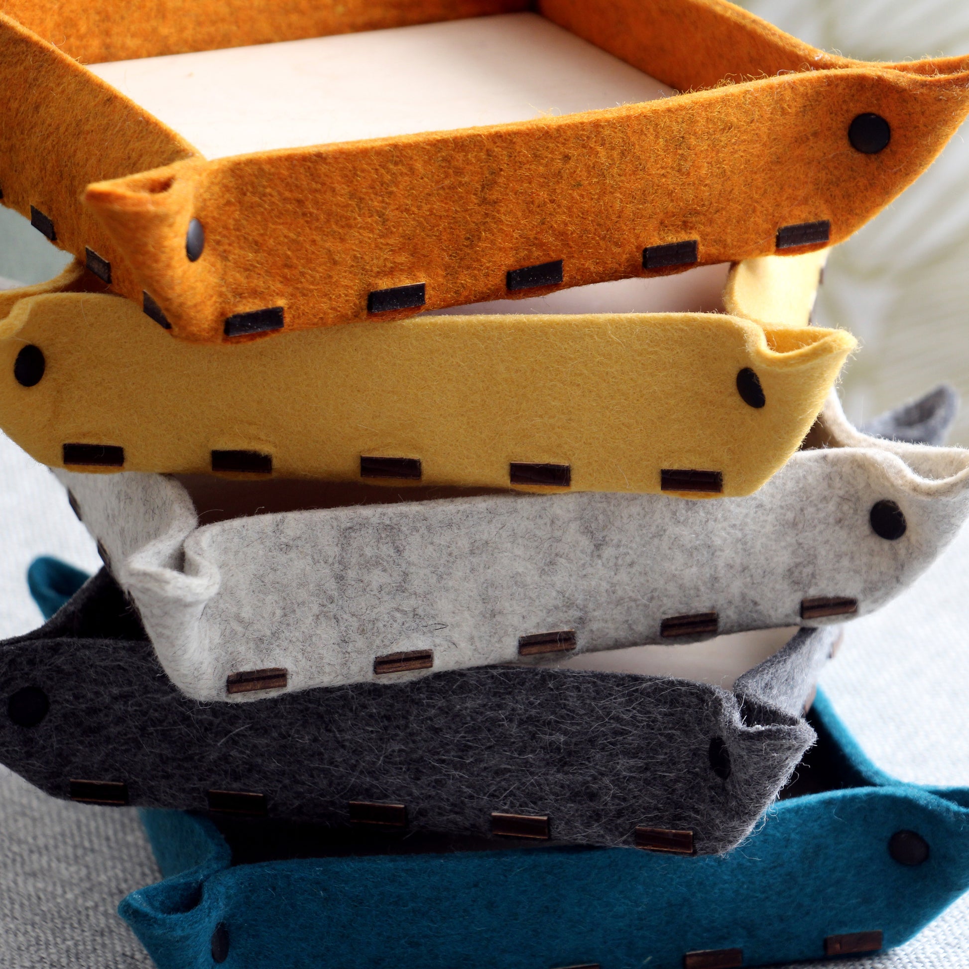 Handmade Felt Dice Tray & Shaker Cup Set – Perfect for Tabletop Games - Curved Angles Studio